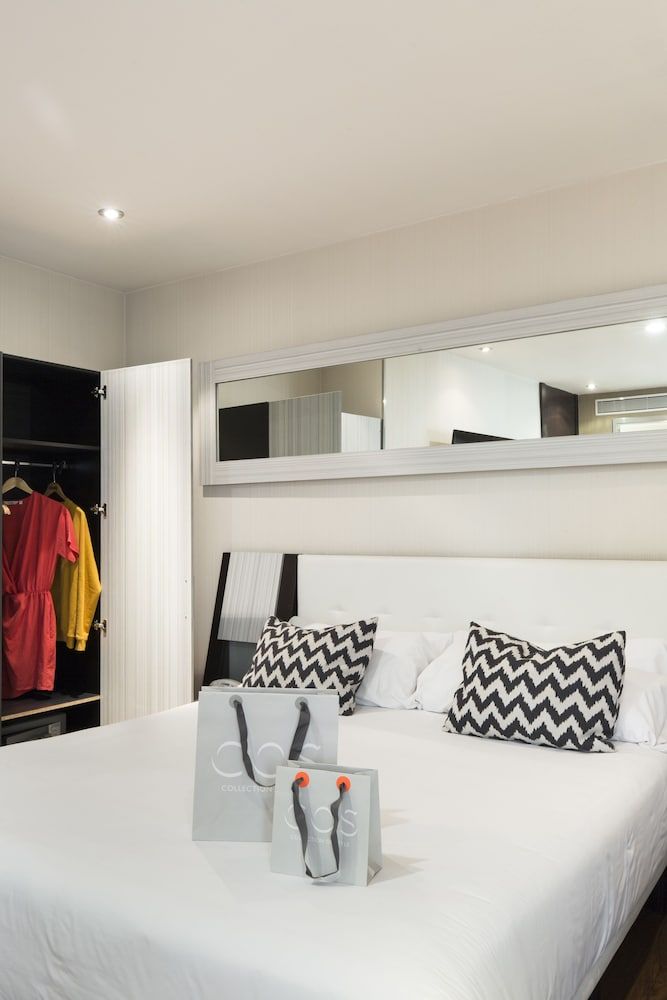 Petit Palace Triball Standard Double Room