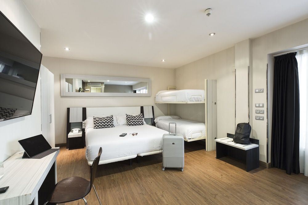 undefined Petit Palace Triball 9