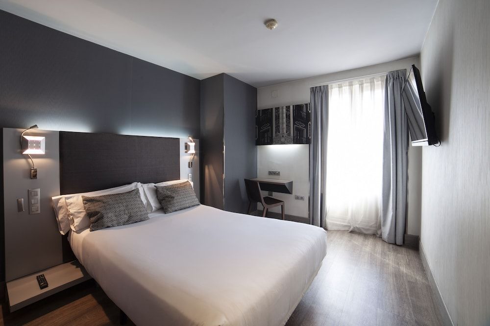 undefined Petit Palace Plaza España 4