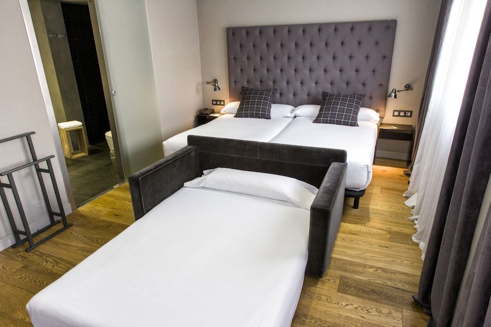 undefined Hotel Zenit Abeba 2