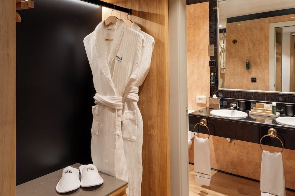 undefined Melia Madrid Barajas 6