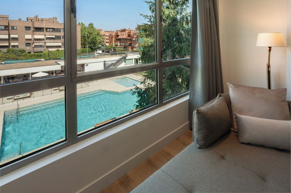 undefined Melia Madrid Barajas 10