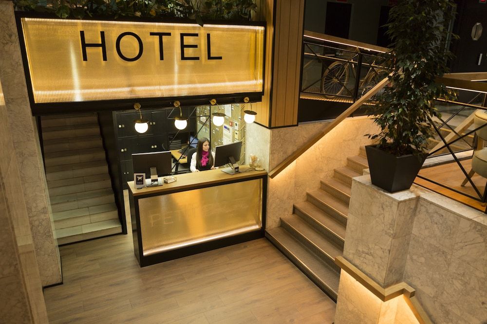 undefined Petit Palace Alcalá 5