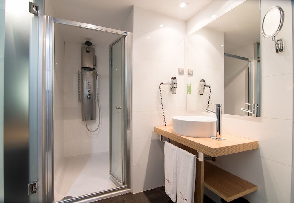 Petit Palace Alcalá Basic Double Room 2