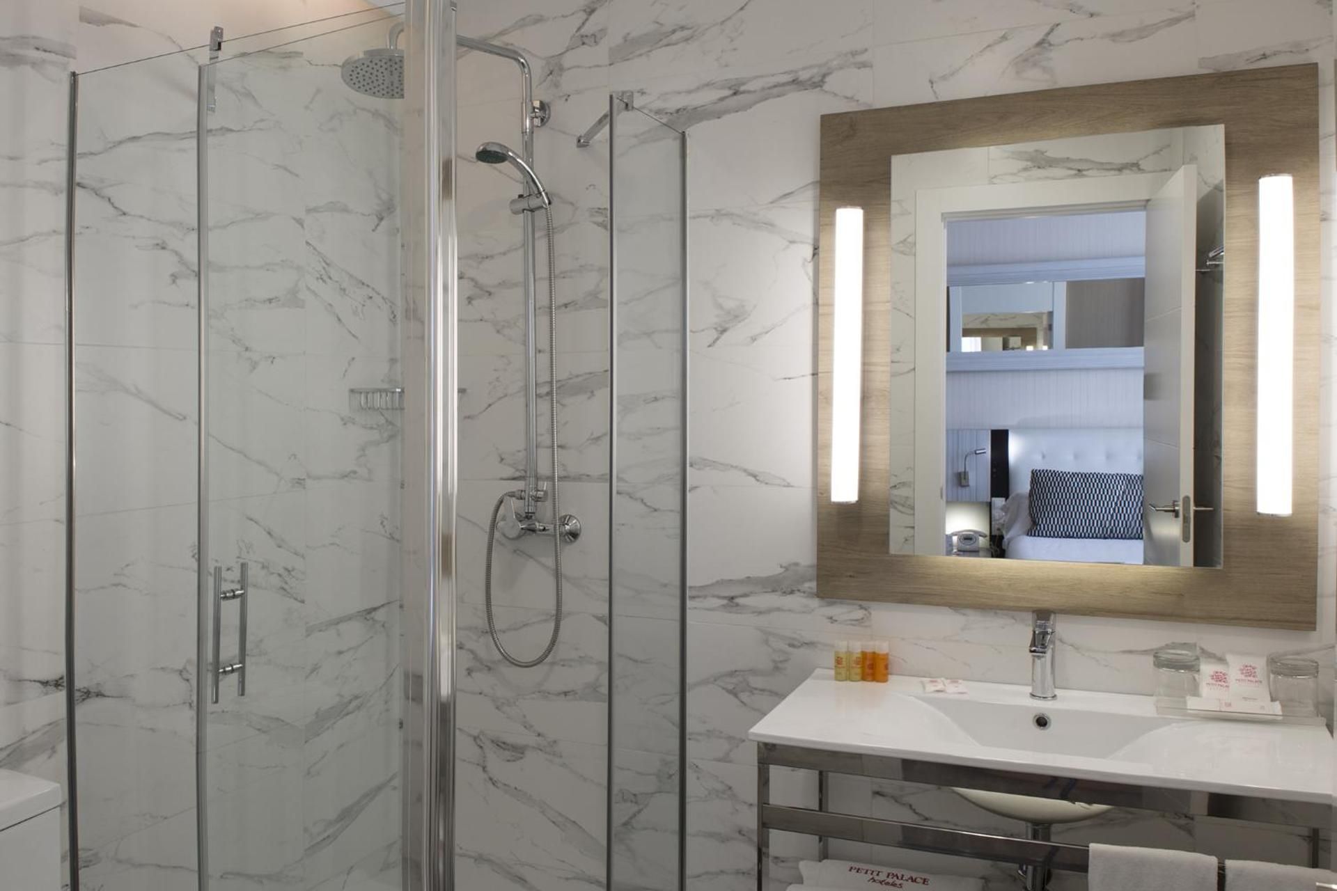 undefined Petit Palace Arenal 10