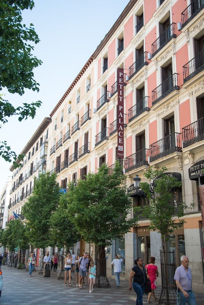 undefined Petit Palace Arenal 7