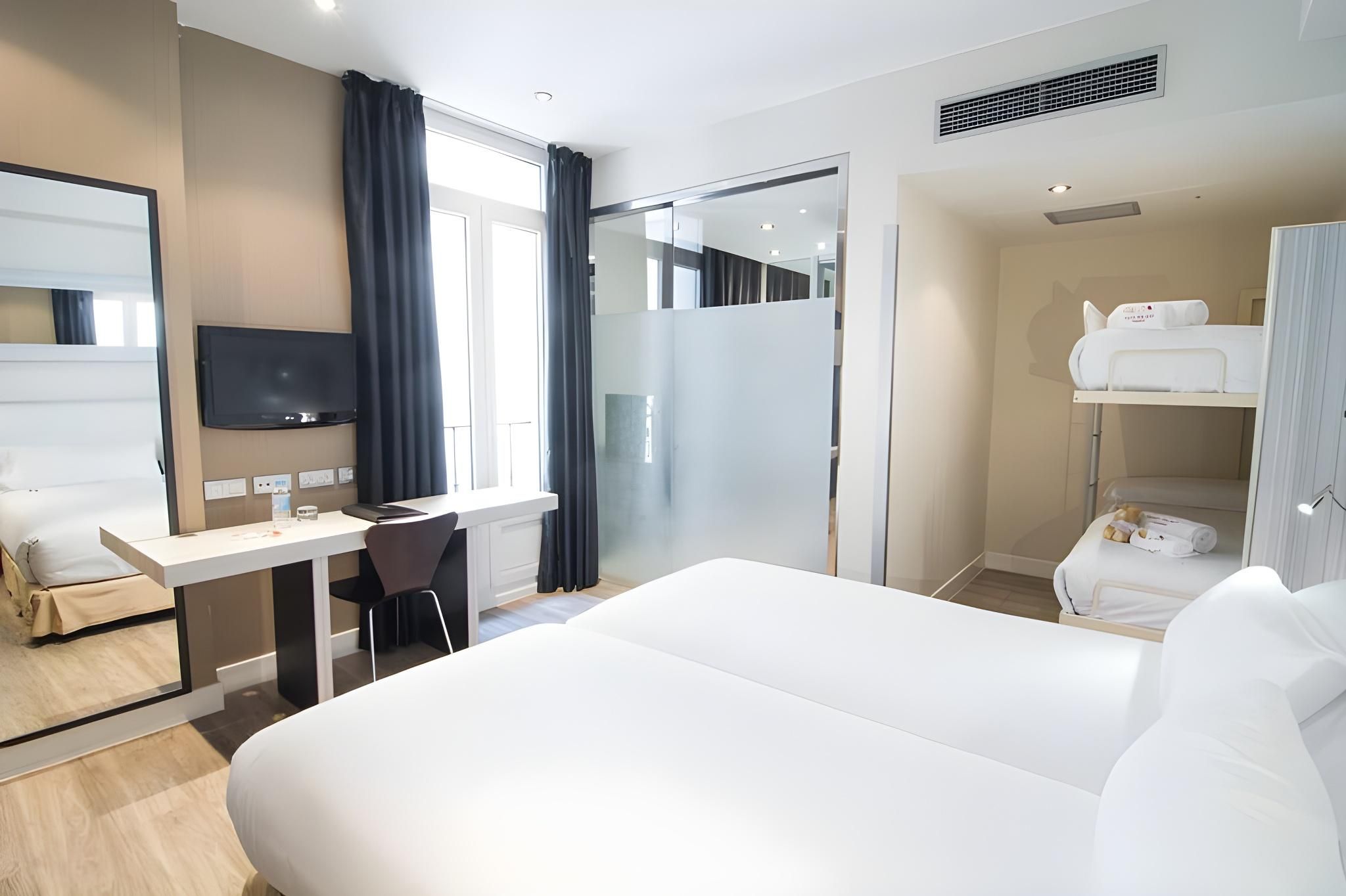 undefined Petit Palace Arenal 9