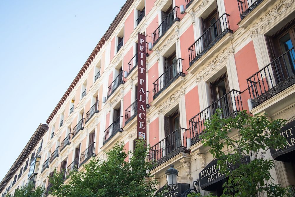 undefined Petit Palace Arenal 3