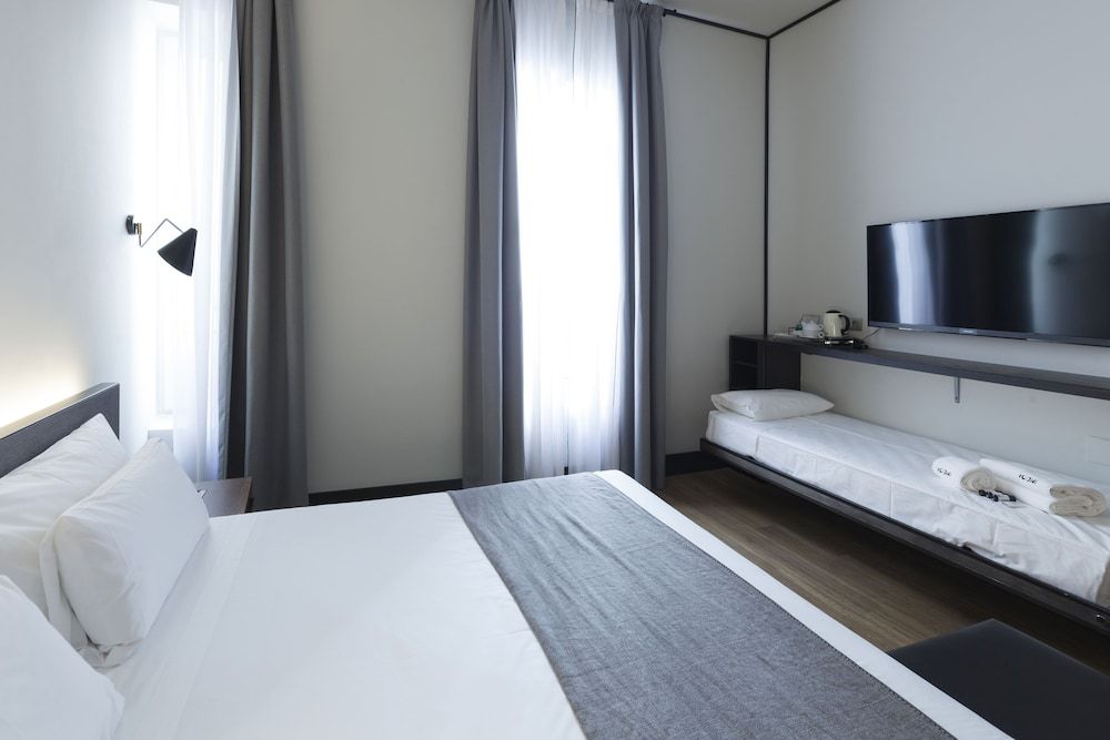 undefined ICON Embassy 4