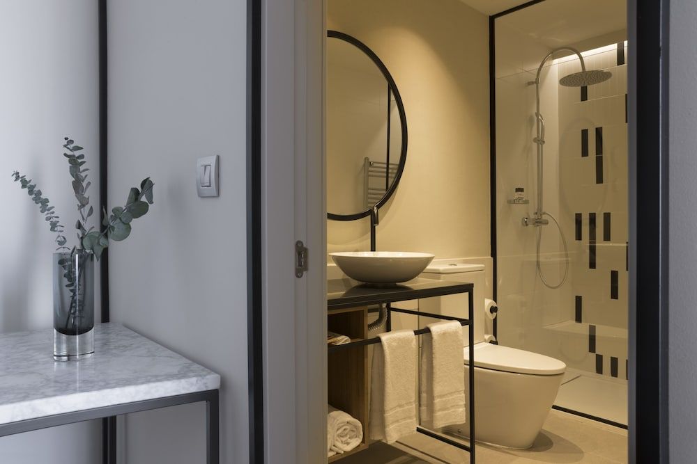 ICON Embassy Standard Double Room 5