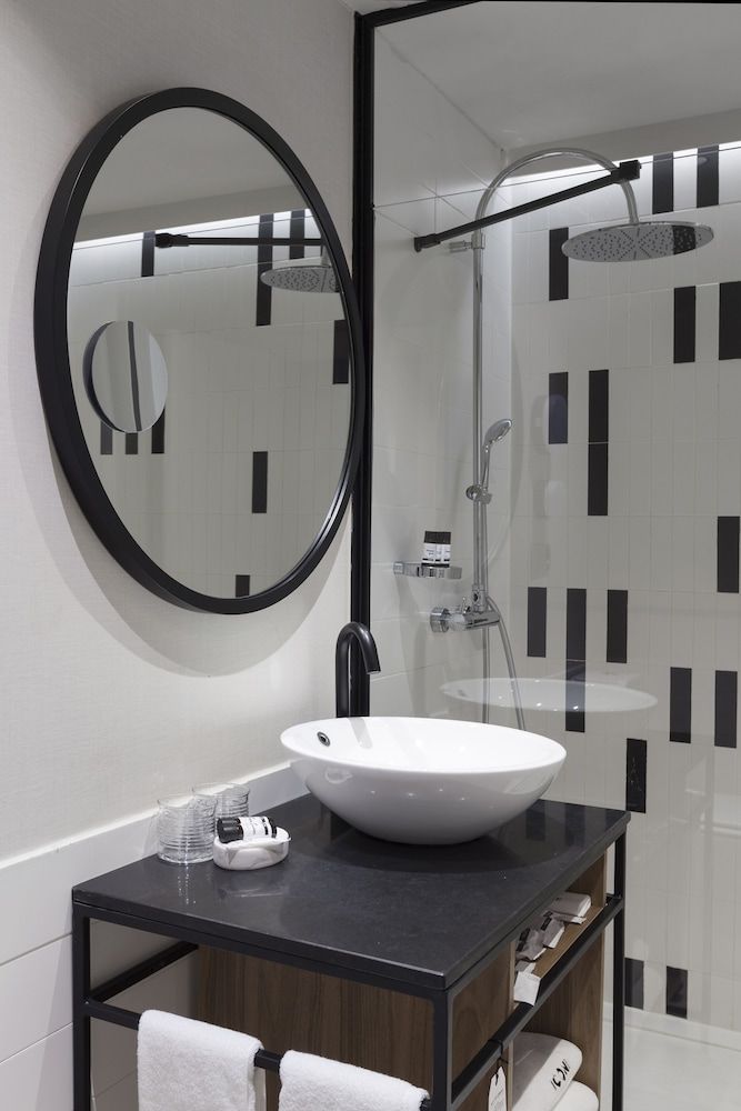 undefined ICON Embassy 6