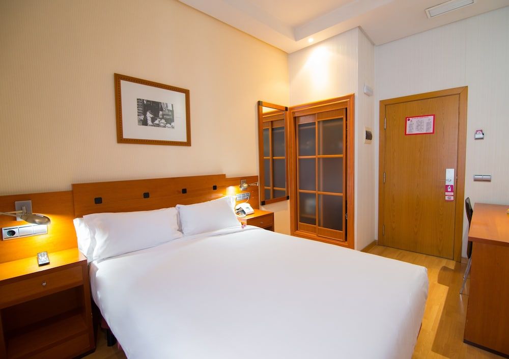 Petit Palace Preciados Standard Double Room 3