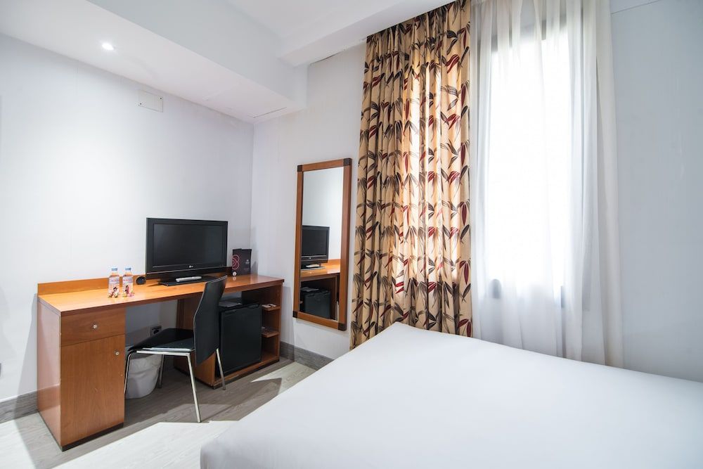 Petit Palace Preciados Basic Double Room