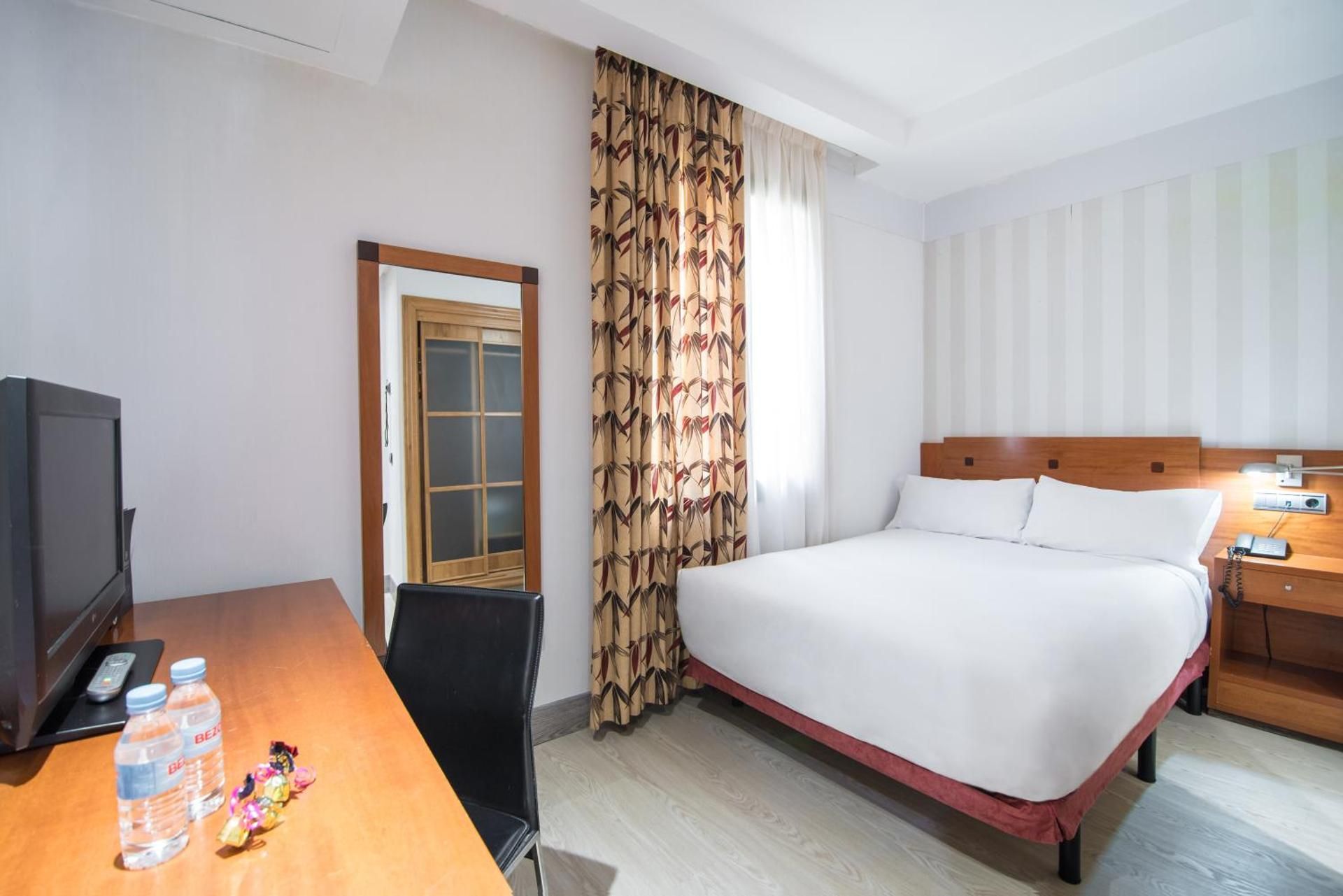 undefined Petit Palace Preciados 7