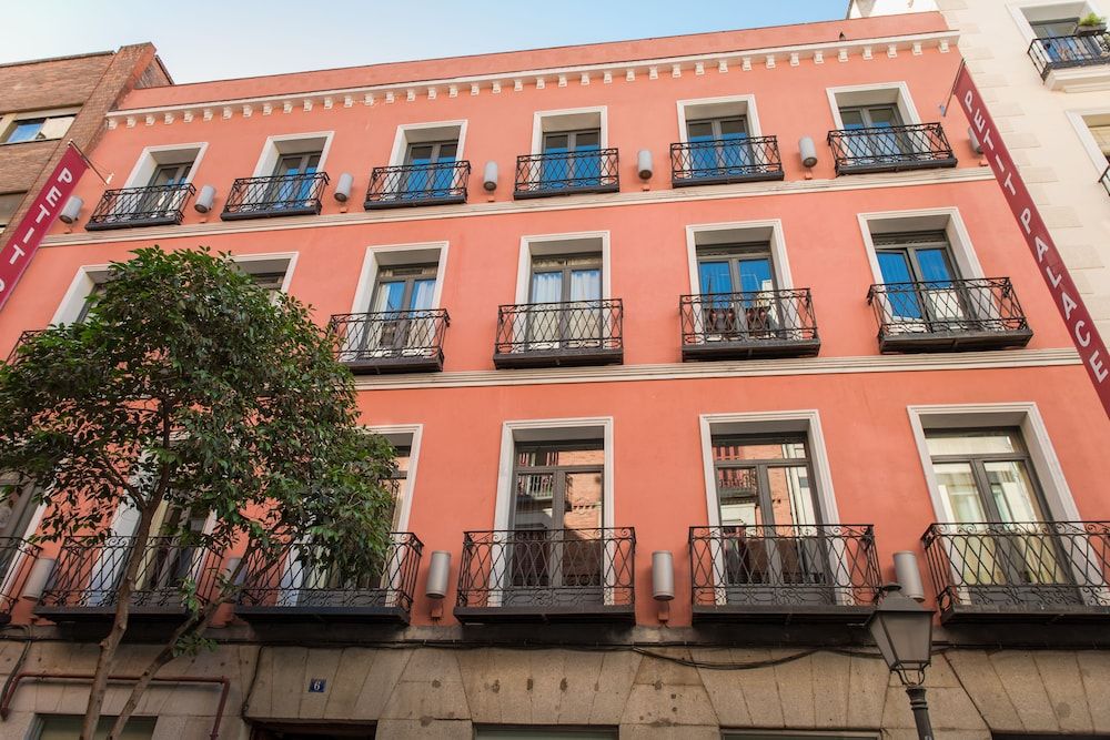 undefined Petit Palace Tres Cruces