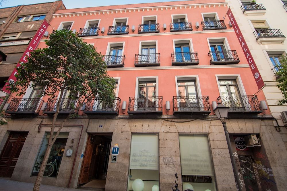 undefined Petit Palace Tres Cruces 3