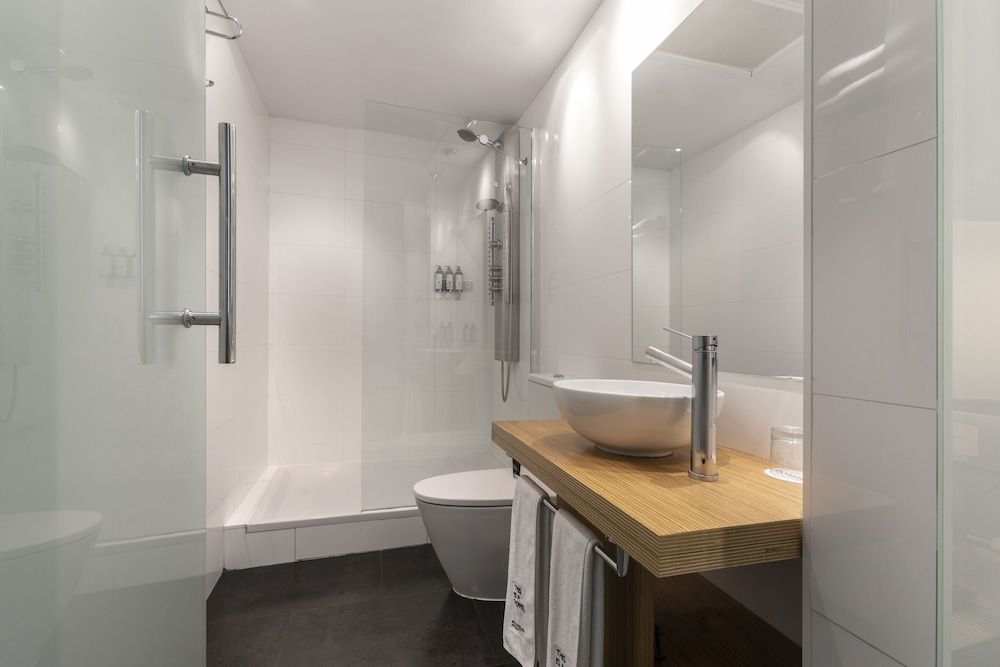 undefined Petit Palace Tres Cruces 9