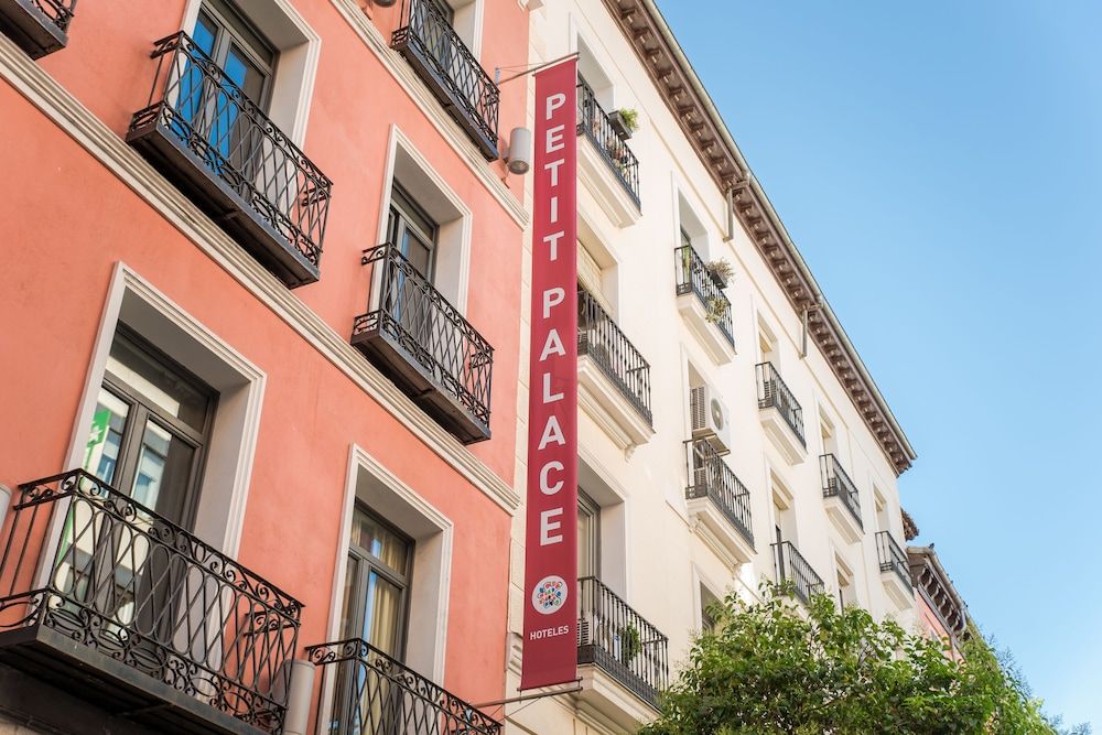 undefined Petit Palace Tres Cruces 5