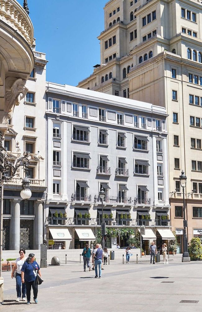 undefined Hotel Regina 2