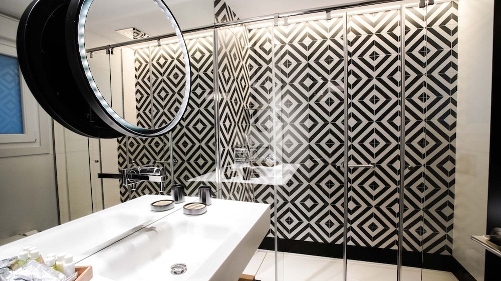 Hotel Regina Standard Double Room (Interior) 3