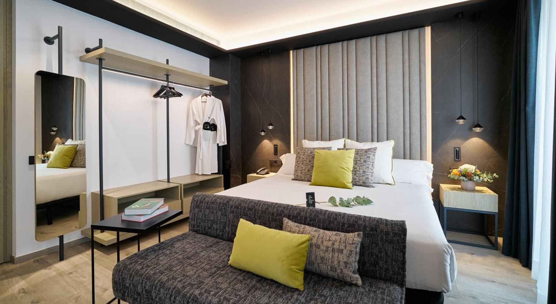 Suite Exterior Aduana Street