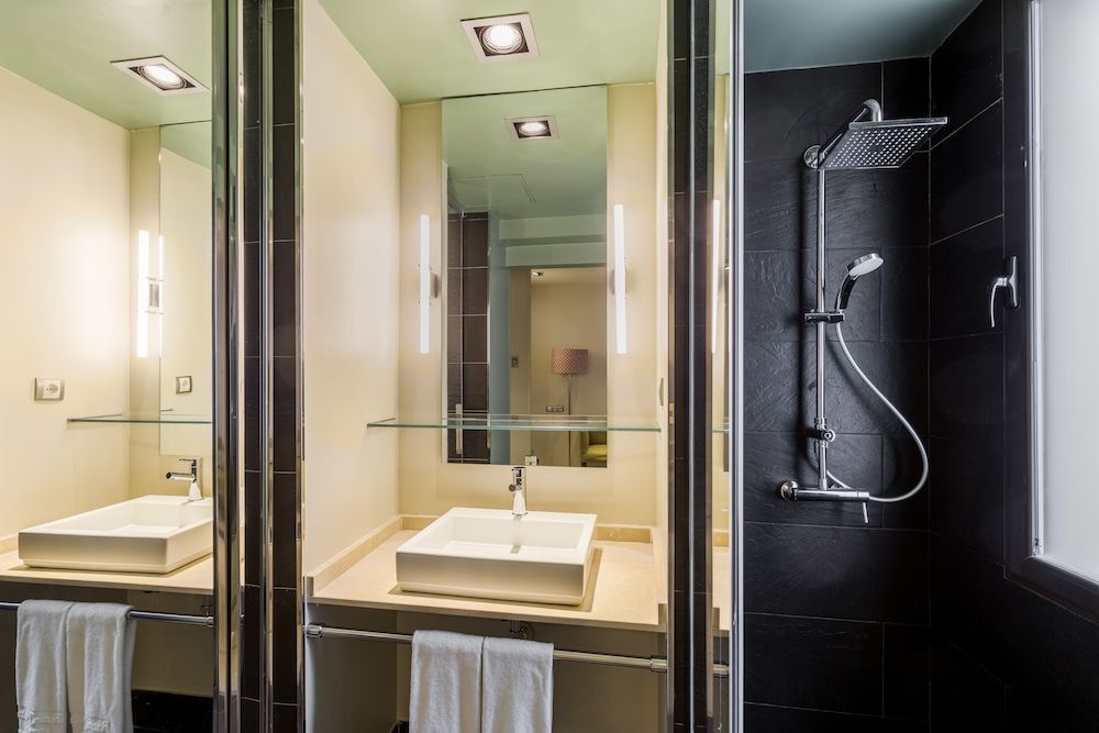 Room Mate Alicia, Madrid Basic Double Room 8