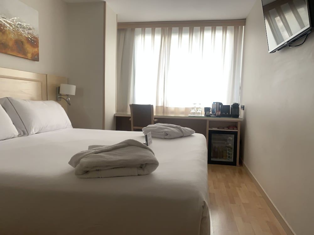 undefined Hotel Luze Castellana 8