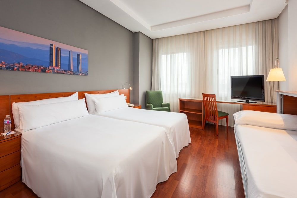undefined Hotel Madrid Chamartín Affiliated by Meliá 8