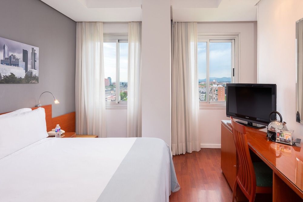 undefined Hotel Madrid Chamartín Affiliated by Meliá 4