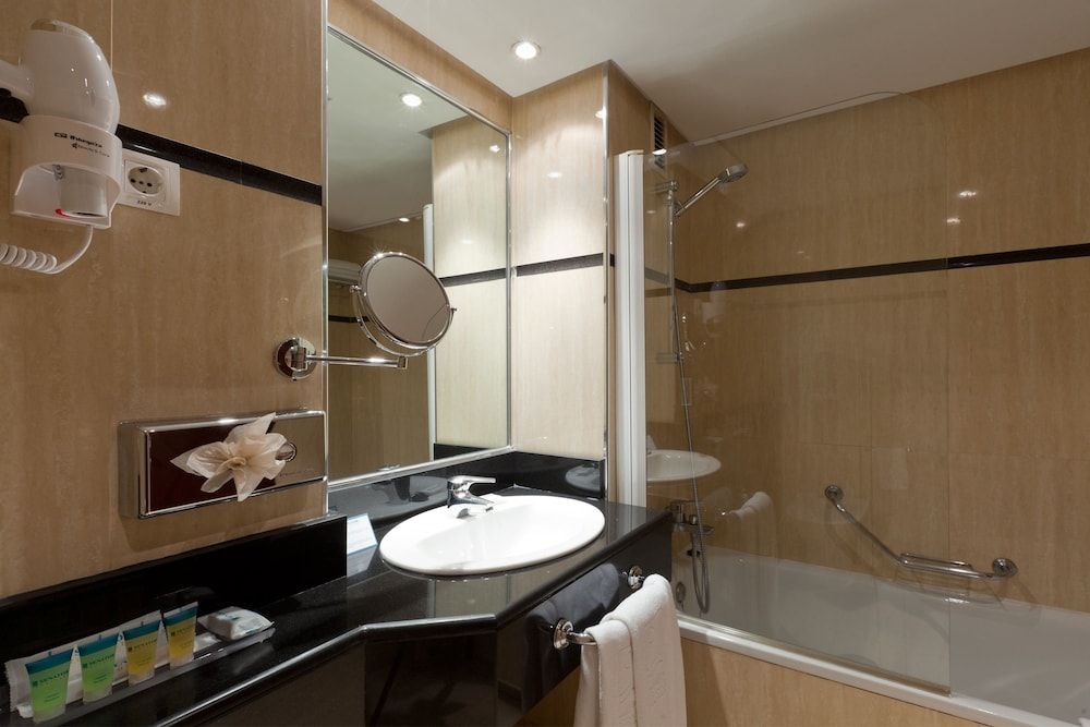 undefined Senator Barajas Hotel 10