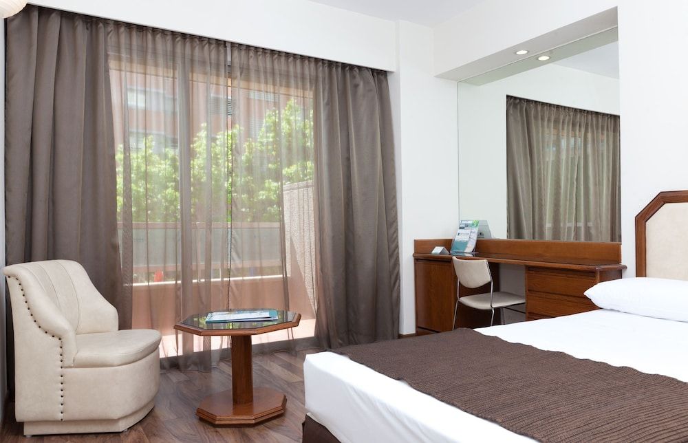 undefined Senator Barajas Hotel 6