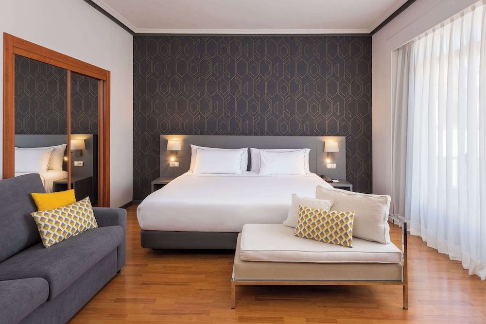 Premium Room, 1 King Bed
