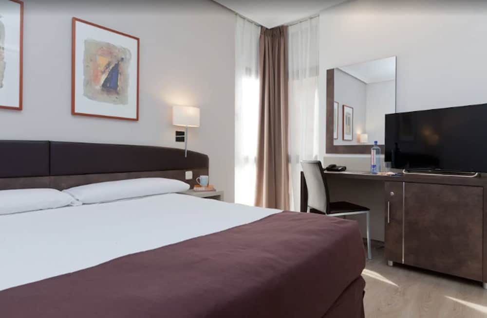 undefined Hotel Villamadrid 7