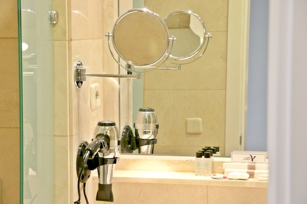 undefined Hotel Villamadrid 9