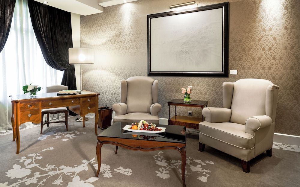 Wellington Hotel & Spa Madrid Suite Courtyard The Wellington Club Access 2