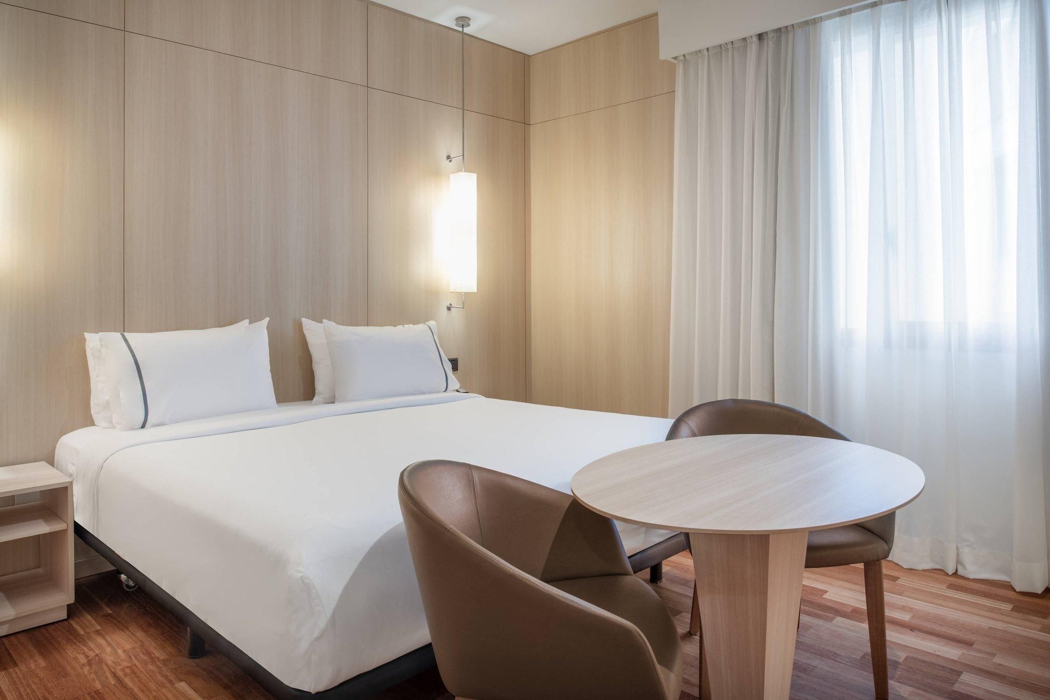 standard interior king, guest room, 1 king
