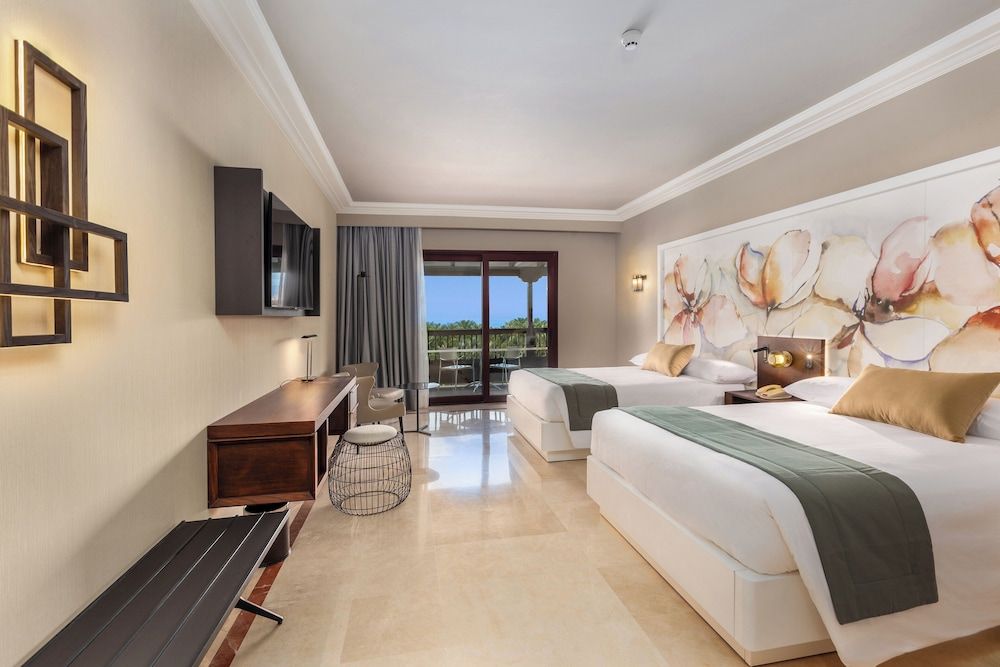 Family Room (2 Adults + 1 or 2 Children)