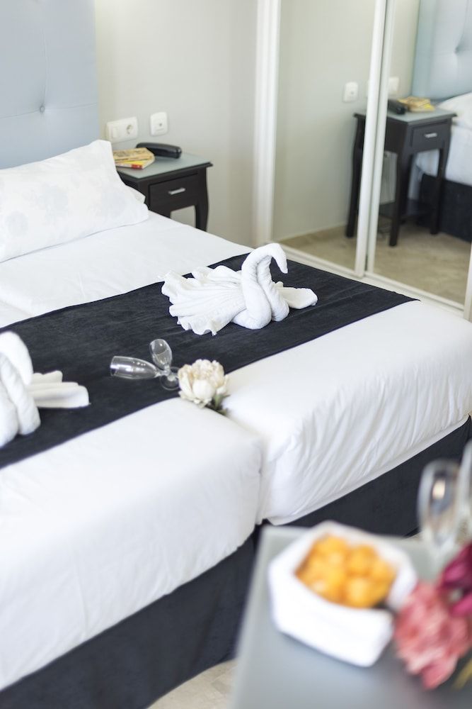 Hotel Toboso Chaparil Basic Double Room, Balcony 13