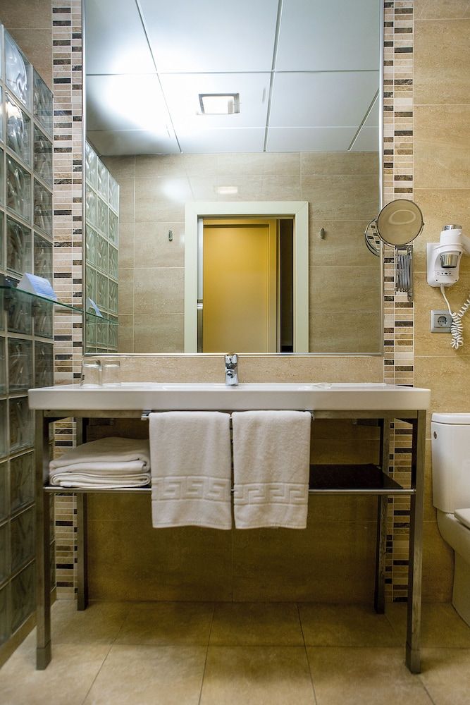 Hotel Los Arcos Comfort Room, Terrace, Partial Ocean View 10