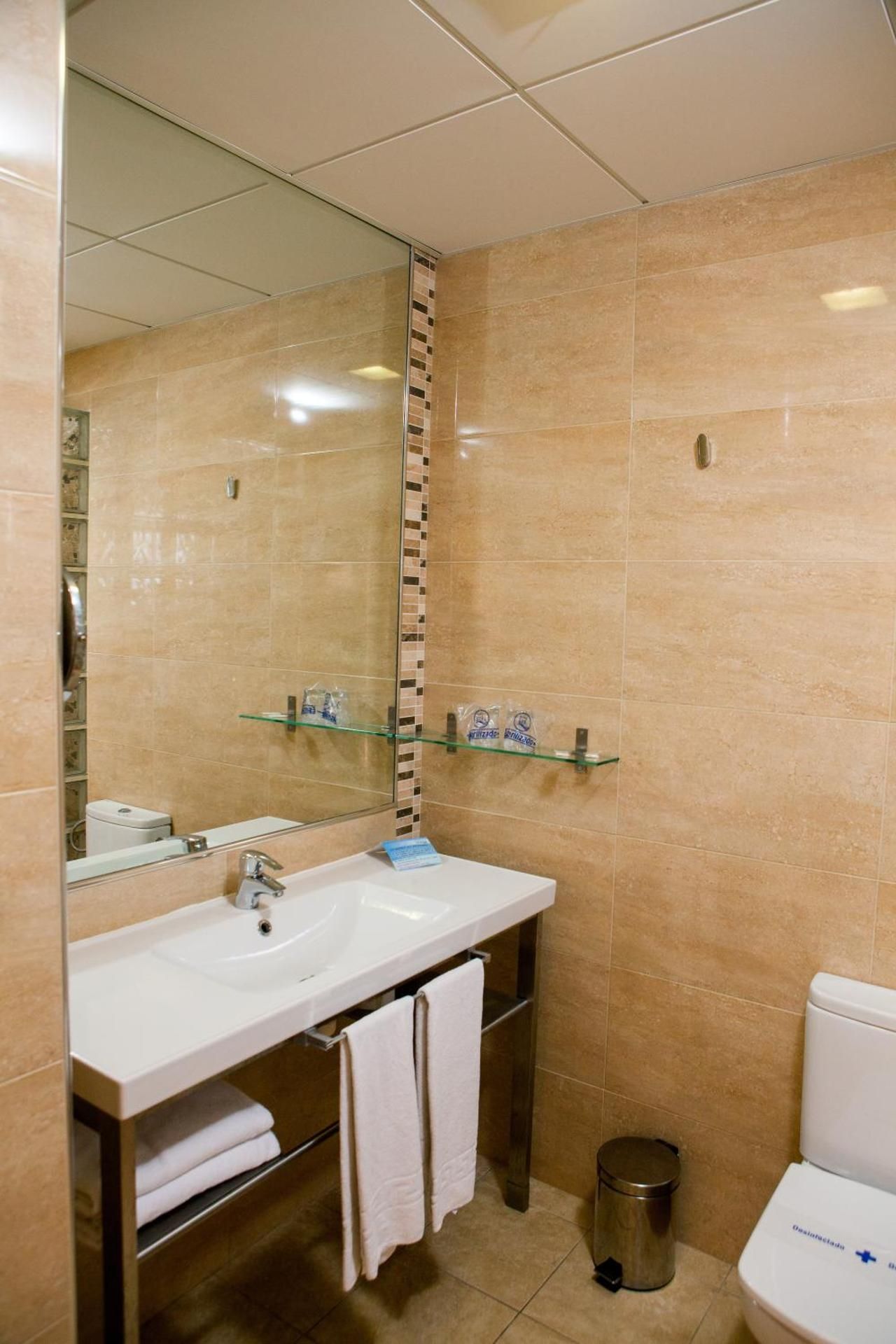 Hotel Los Arcos Double Room 3