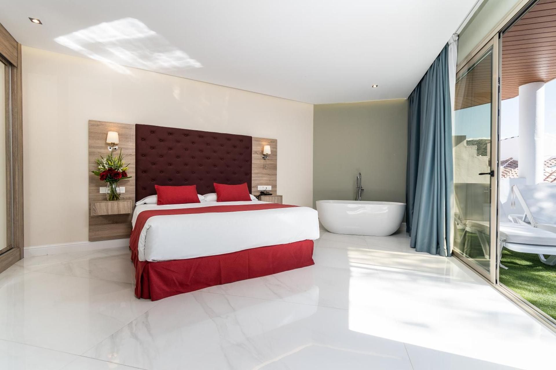 Hotel Los Arcos Junior Suite