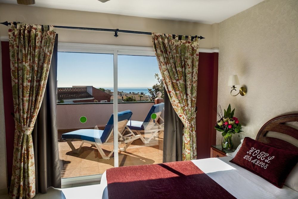 Hotel Los Arcos Superior Room, Terrace, Partial Ocean View 10