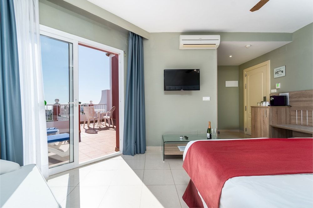 Hotel Los Arcos Superior Room, Terrace, Partial Ocean View 3