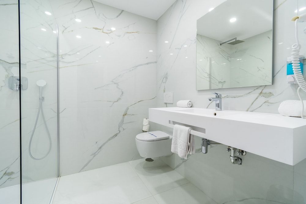 Hotel Los Arcos Junior Double Room, 1 Queen Bed 13