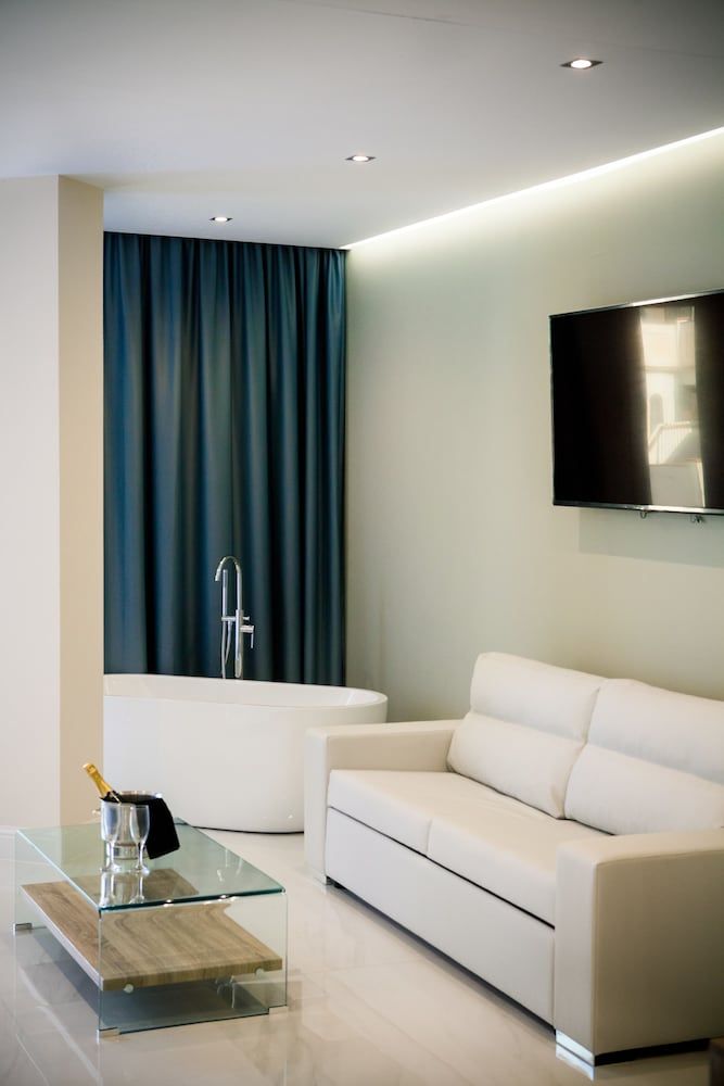 Hotel Los Arcos Junior Double Room, 1 Queen Bed 18