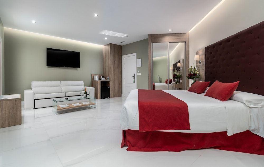 Hotel Los Arcos Junior Double Room, 1 Queen Bed 4