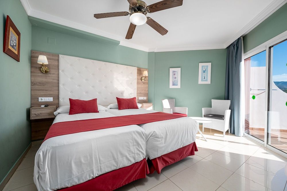 Hotel Los Arcos Comfort Room, Terrace, Partial Ocean View 3