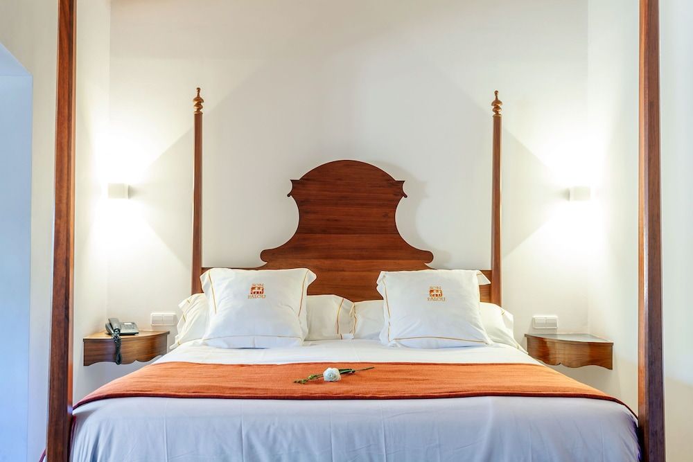 Finca Son Palou Junior Suite, Jetted Tub 3