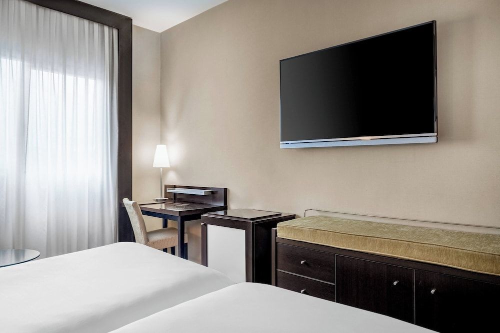 Standard Room, 1 Queen Bed, Non Smoking