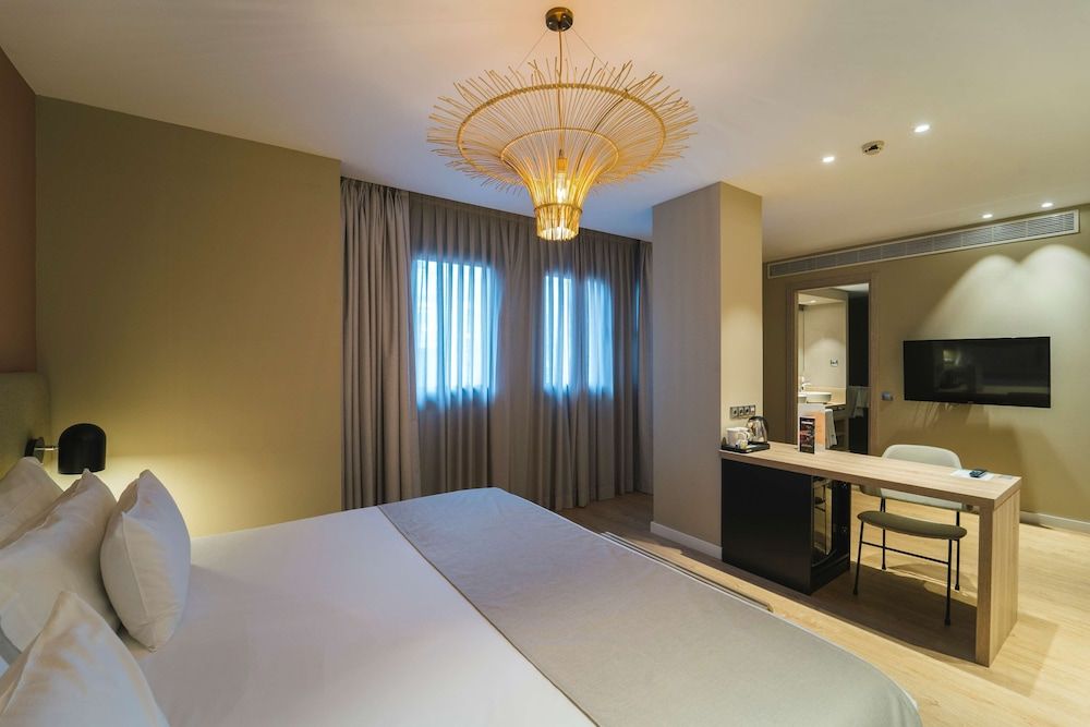 Barceló Oviedo Cervantes Superior Room 2